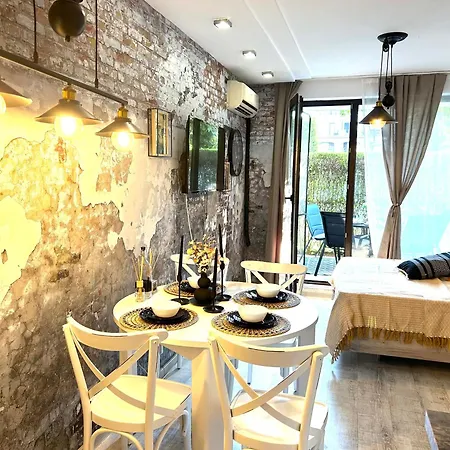 дизайнерско студио ,смокиня,созопол,5 звезден затворен комплекс,4 басейна,1ва линия море