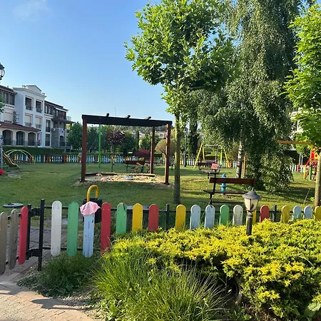 дизайнерско студио ,смокиня,созопол,5 звезден затворен комплекс,4 басейна,1ва линия море * Süzebolu