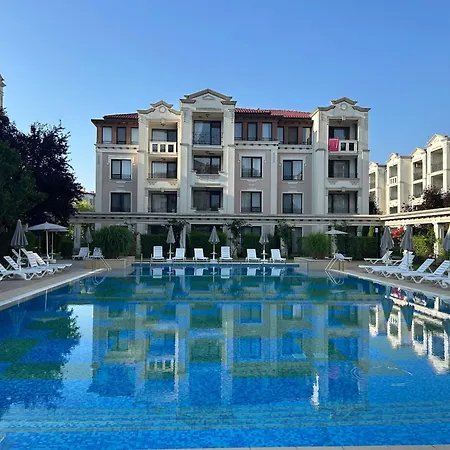 Daire дизайнерско студио ,смокиня,созопол,5 звезден затворен комплекс,4 басейна,1ва линия море *